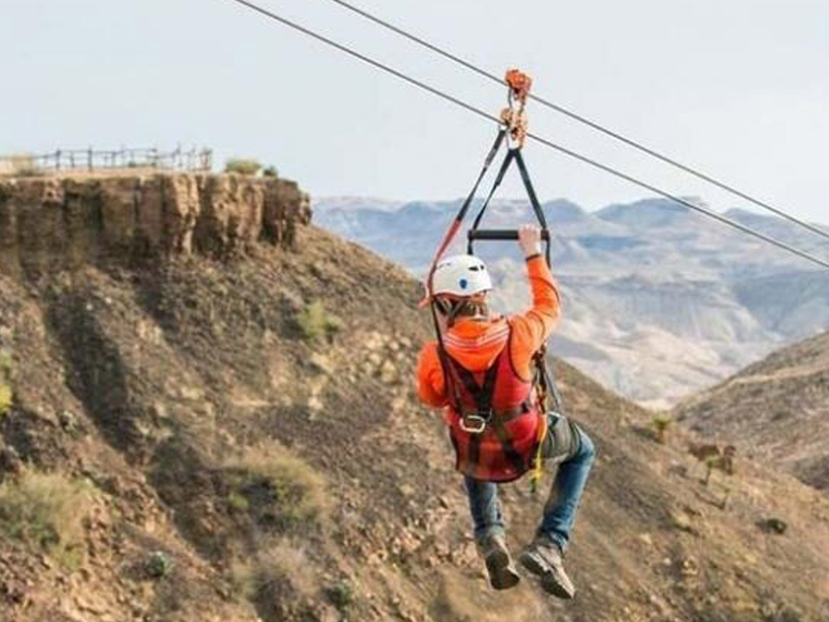 زیپلاین در توچال: هیجان عبور از دره زیپلاین در توچال: هیجان عبور از دره