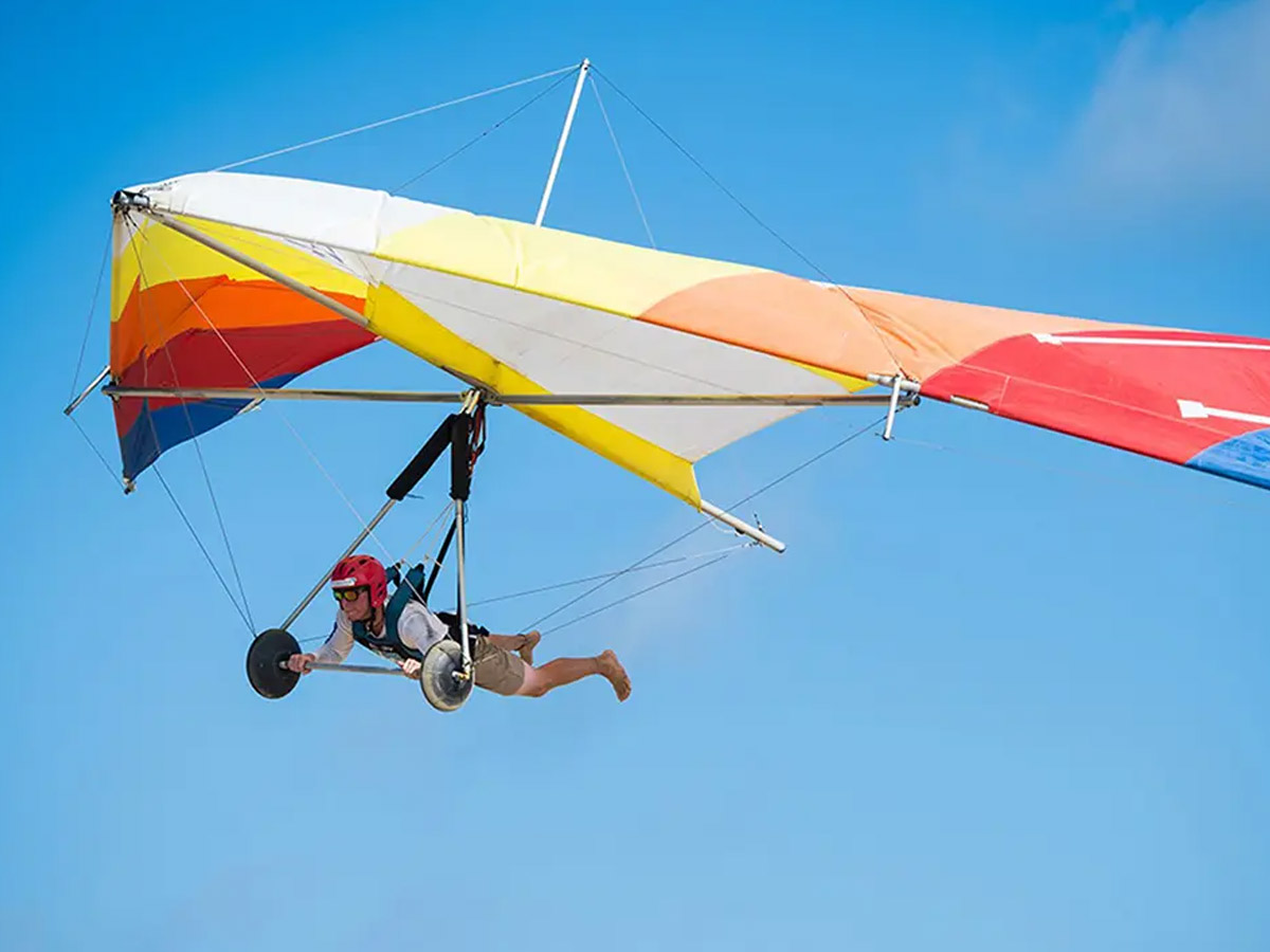 کایتسواری در سواحل خزر و خلیج فارس: باد، دریا و پرواز کایتسواری در سواحل خزر و خلیج فارس: باد، دریا و پرواز